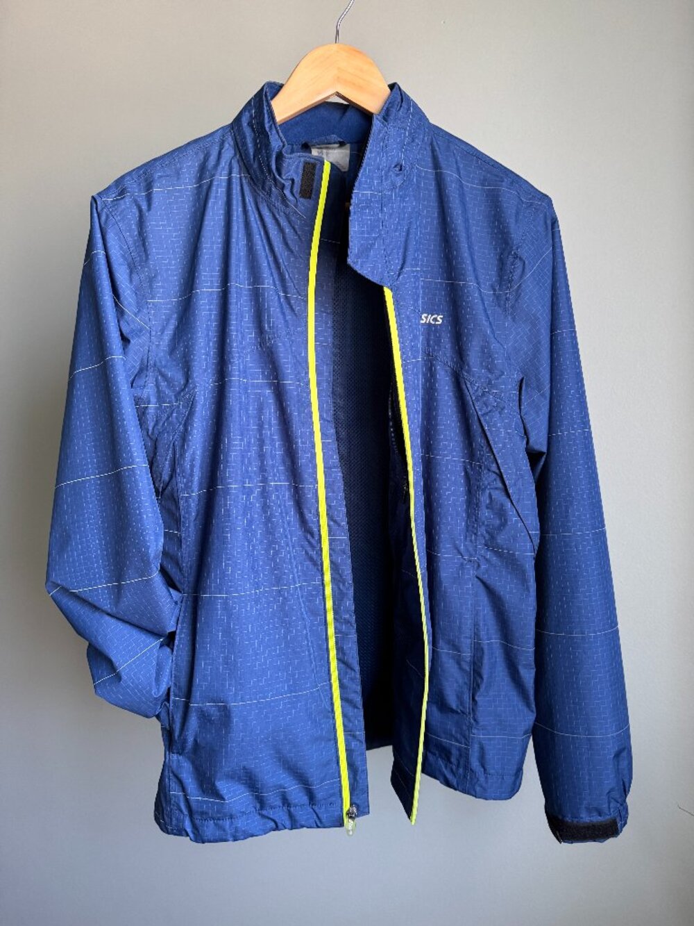 ASICS Men's Hoodie Windbreaker Storm Shelter Jacket